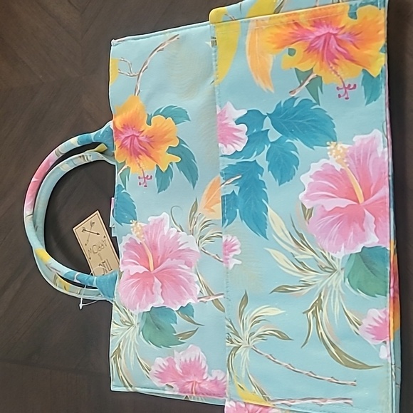 Twig & Arrow Tropical Floral Canvas Vacay Tote/Beach Bag - Picture 2 of 2